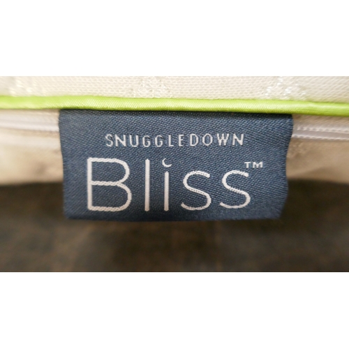 5048 - Two Snuggledown Bliss bamboo memory foam pillows (399-12,13) *This lot is subject to VAT