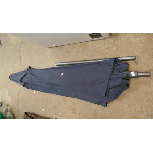 5052 - A Sunvilla 10ft umbrella, RRP £114.99 + VAT (399-32) *This lot is subject to VAT