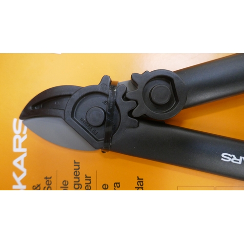 5058 - A Fiskars lopper/pruner set (399-412) *This lot is subject to VAT