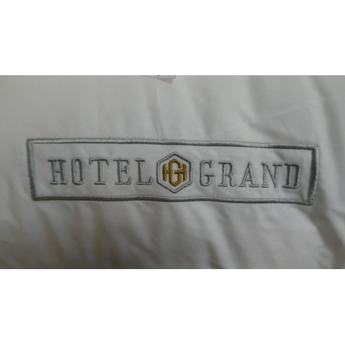 5068 - Two Hotel Grand reversible cooling pillows (399-409) *This lot is subject to VAT