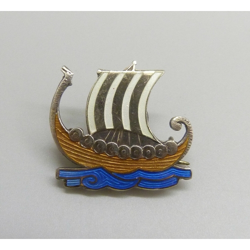 Lot 7033      