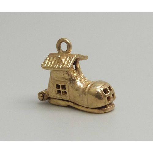 Lot 7028      