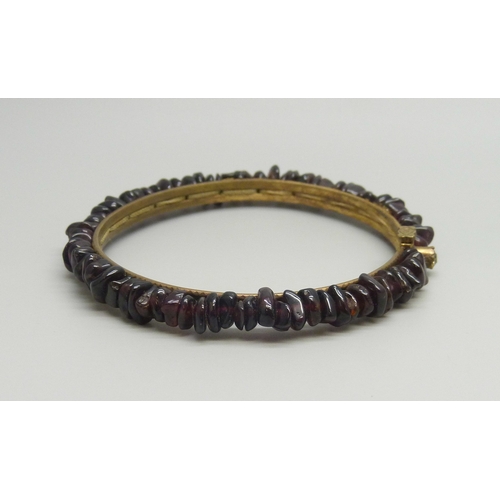 Lot 7048      