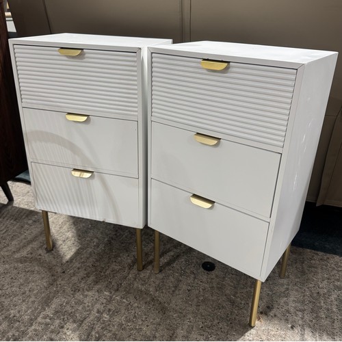 Lot 3042      