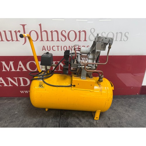 Lot 5077      