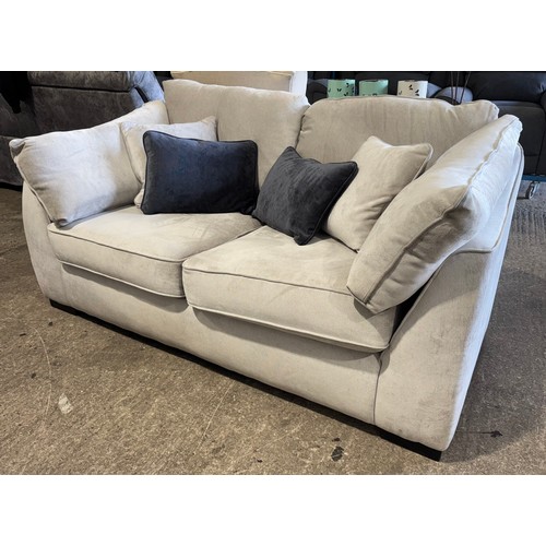 Lot 3033      