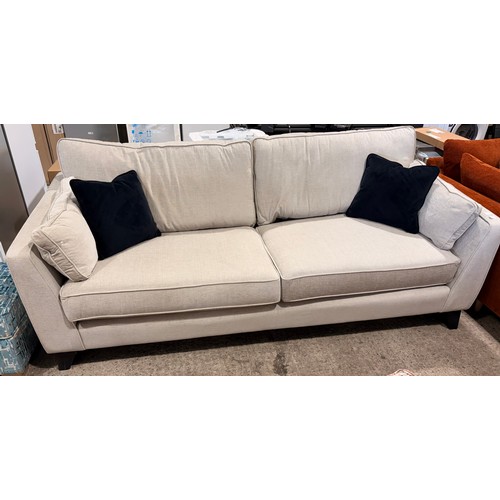 Lot 3109      