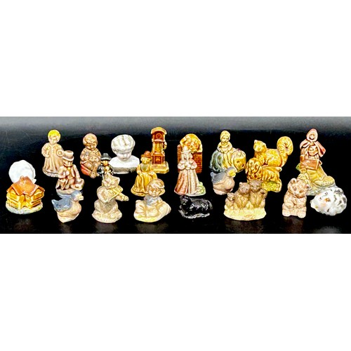 A collection of twenty-one Wade mainly nursery rhyme Whimsies, and ...