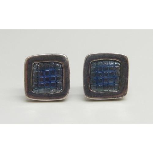 Lot 7045      