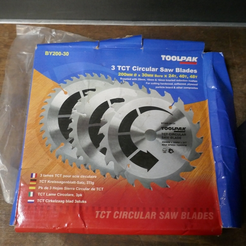 A large quantity of tools/tool boxes including saw blades, hammer ...