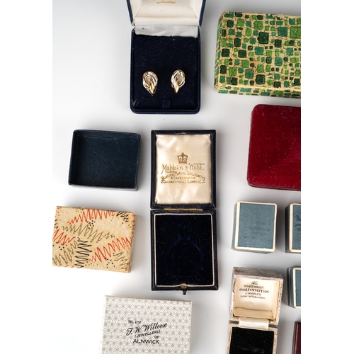 103 - A collection of costume jewellery, including an Edwardian 9ct gold and peridot brooch (af), approx 2... 