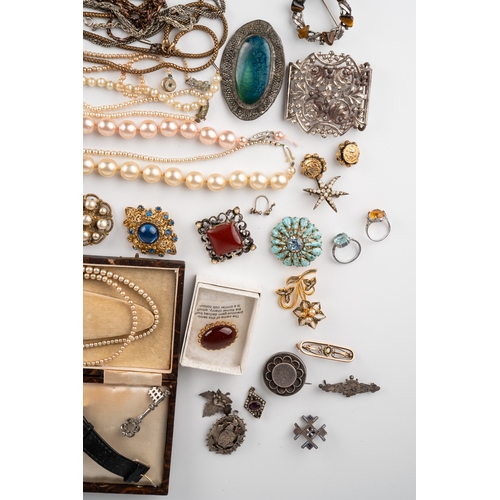 103 - A collection of costume jewellery, including an Edwardian 9ct gold and peridot brooch (af), approx 2... 