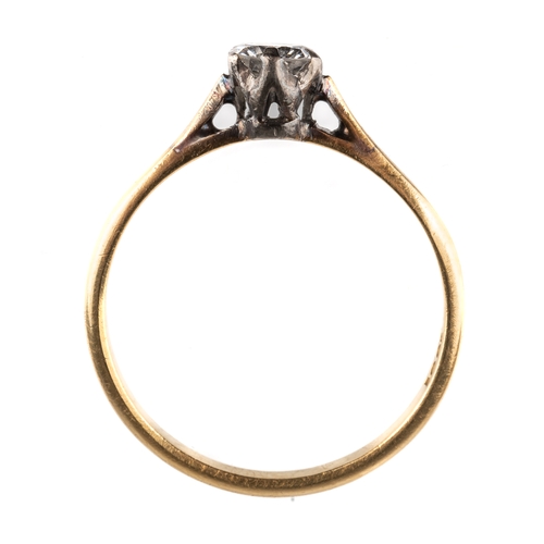 105 - An 18ct yellow gold and diamond solitaire ring, the round brilliant cut diamond approx 0.25ct, ring ... 