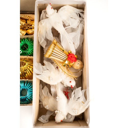 292 - A collection of Vintage Christmas decorations (Q)