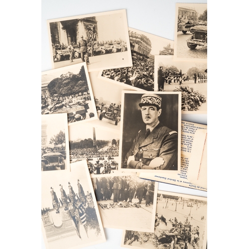 304 - A set of 20 photographic cards, 'Libération De Paris' 19-26 Aug 1944