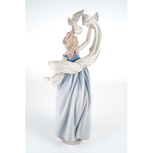 353 - A Lladro figure 'New Horizon', 06570, in original box