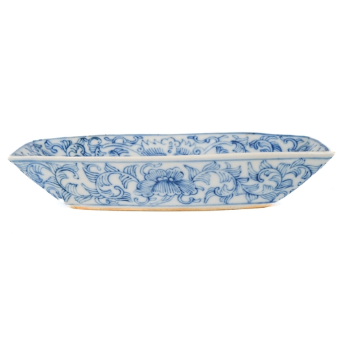 425 - A Chinese blue and white rectangular dish, painted with foliate scrolls, mark to base, approx 15.3cm