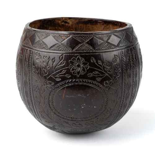 602 - An Antique Georgian carved coconut cup erin go brach, Irish Republican interest, approx 9cm tall and... 