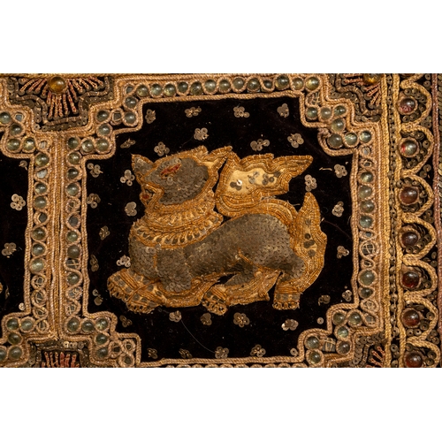 660 - Antique Siamese/ Burmese jewelled wall hanging,  approx. 140 x 106, with metal rod for hanging prese... 