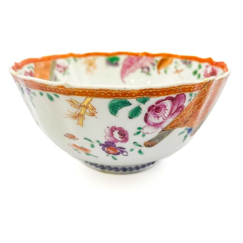 424 - A Chinese famille rose bowl, wavy rim, enamelled with flowers and foliage, approx 14cm diam, 7cm hig... 