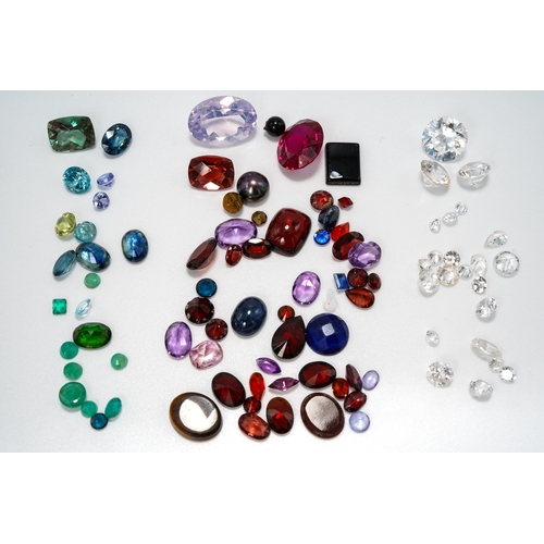 22 - Loose gemstones - including garnets, amethyst, emerald, sapphire, zircon, cameos etc