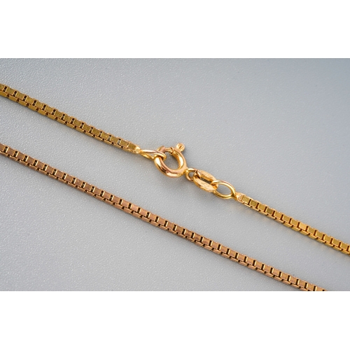 38 - A 9ct yellow gold box-link chain necklace, approx 61cm long / 24