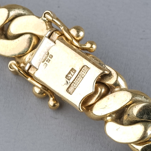 84 - An Italian 9ct yellow gold bracelet, by Chiampesan, having alternating brushed and polished curb lin... 