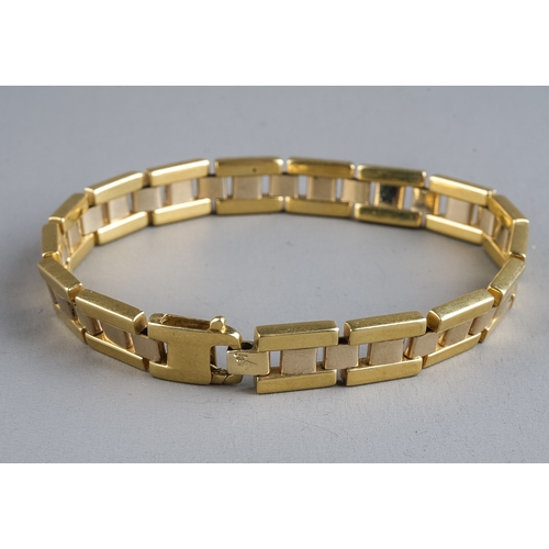 86 - A 9ct yellow gold bracelet, square links, approx 19cm long, total gross weight approx 16.1g