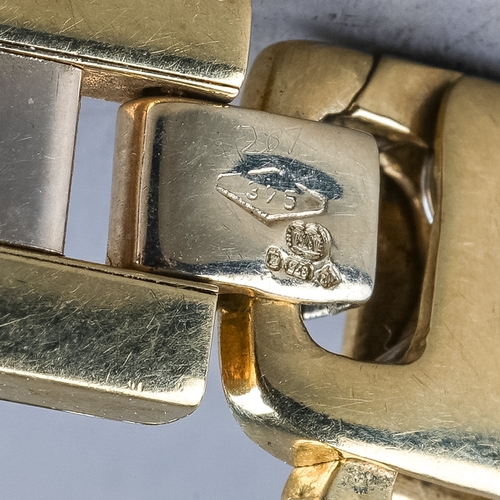 86 - A 9ct yellow gold bracelet, square links, approx 19cm long, total gross weight approx 16.1g