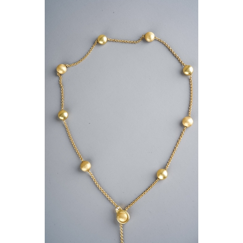 89 - Chimento - an Italian 18ct yellow gold necklace, with polished and textured oval link, alternately s... 