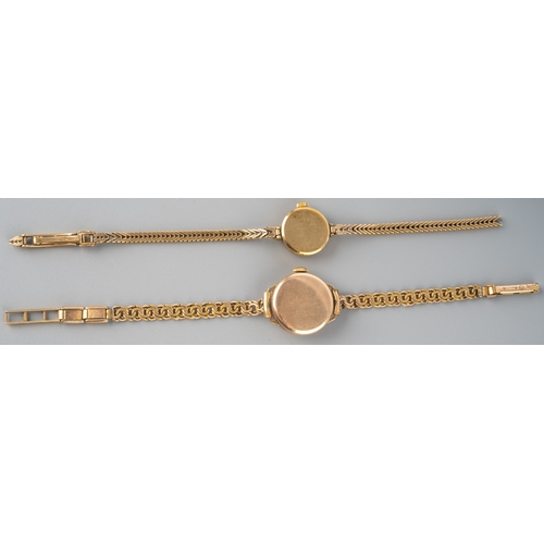 119 - A ladies 9ct yellow gold Accurist wristwatch, total gross weight approx 13.4g; a ladies 9ct gold cas... 