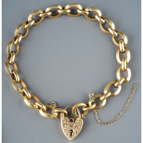 164 - A yellow gold oval link bracelet, approx 19.5cm long, with padlock clasp, approx 16.5g, continental ... 