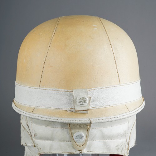 203 - Motor racing interest - Sir Stirling Moss classic white racing helmet - A 1950s style Everoak racing... 