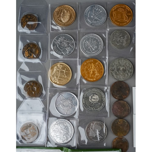 222 - A collection of coins including pre and post 1947, some silver, 1970s/1980s half pennies, commemorat... 