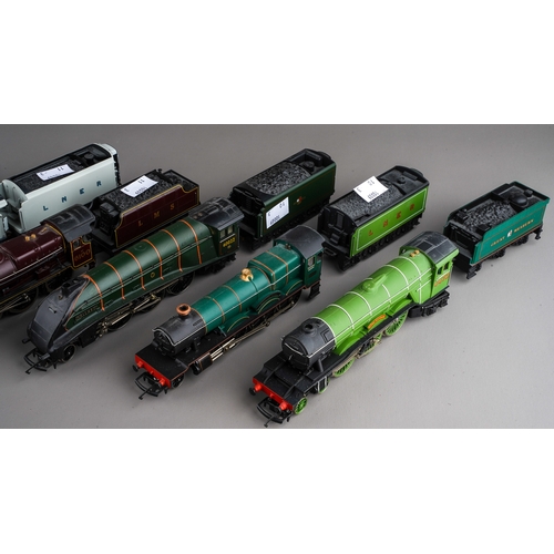 260 - Collection of trains to include 6ocomotive and tender sets by LNER, LMS, Great Western ect. (1 box)