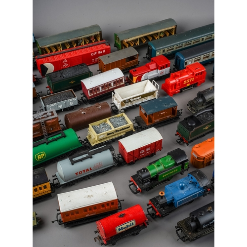 282 - A large collected of assorted model trains and wagons including locomotives Hornby Smokey Joe 56025 ... 