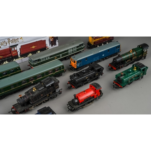 284 - Assorted model trains to include: Pennsylvania 13, Hornby 