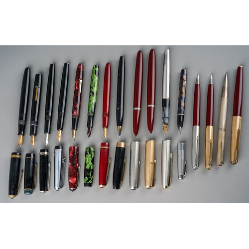 356 - A collection of vintage fountain pens including Parker, Schaeffer and others, four with 14k nibs (Q)