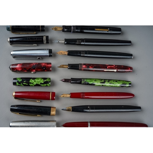 356 - A collection of vintage fountain pens including Parker, Schaeffer and others, four with 14k nibs (Q)