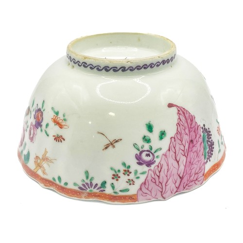 419 - A Chinese famille rose bowl, wavy rim, enameled with flowers and foliage, approx. 14cm diam, 7cm hig... 