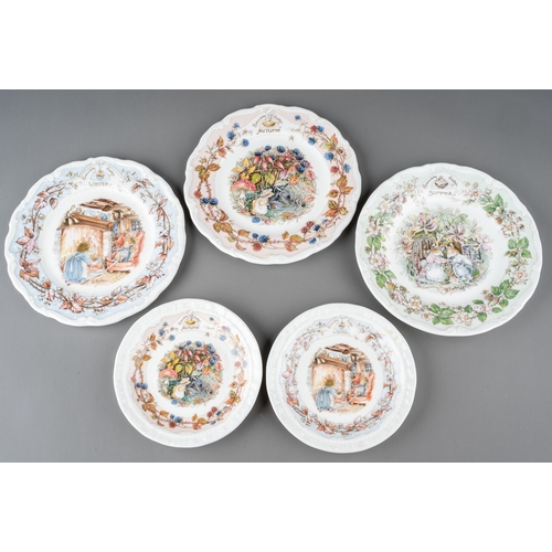 429 - Five Royal Doulton Bramley Hedge plates to include: Summer, Winter, Autumn, approx 15.5 and 12cm dia... 