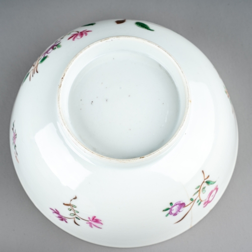 442 - A Chinese Export style famille rose bowl together with five matched tea bowls, all with scale interi... 