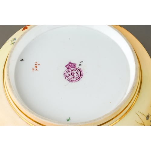 454 - A matched late Victorian Royal Worcester porcelain blush ivory tea service pattern no: 4831 to inclu... 