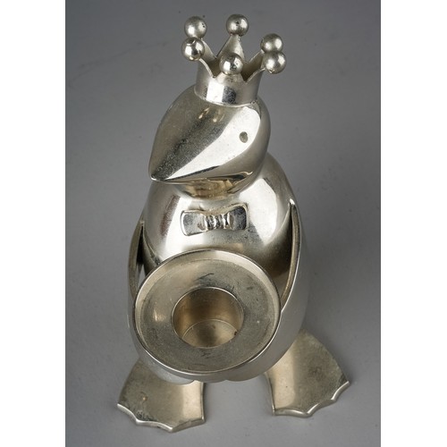 637 - An Art Deco era King Penguin candle stick holder, holder styled as a top hat, chrome, approx 13 cm t... 