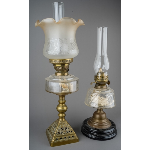 640 - Two Victorian oil lamps, tallest measuring 63 cm