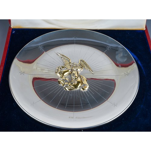 157 - Cartier Christmas Plate 1972: a silver plate and gilt limited edition play, with central Angel in re... 