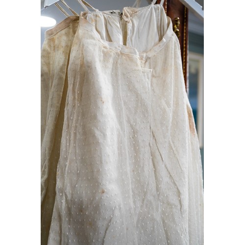 672 - *** PLEASE NOTE REVISED DESCRIPTION: 
A late Victorian white cotton and lace A-line skirt, approx 12... 