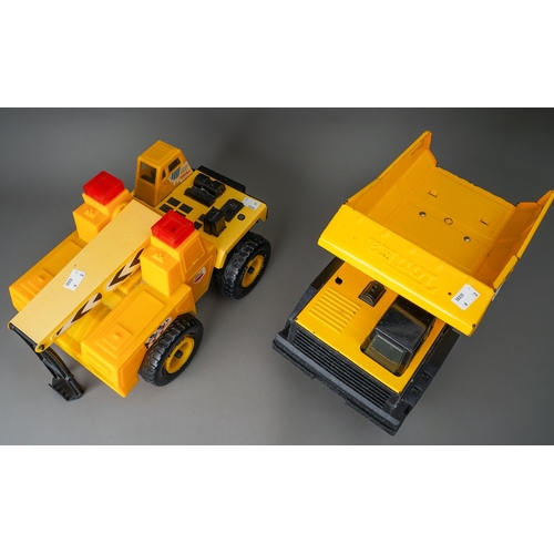 39 - Tonka Toys.   A 1970's Mighty dump truck and a load handler. Large scale (2)