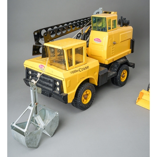 41 - Tonka Toys.  A large scale crane truck with bucket loader and digger excavator (2)