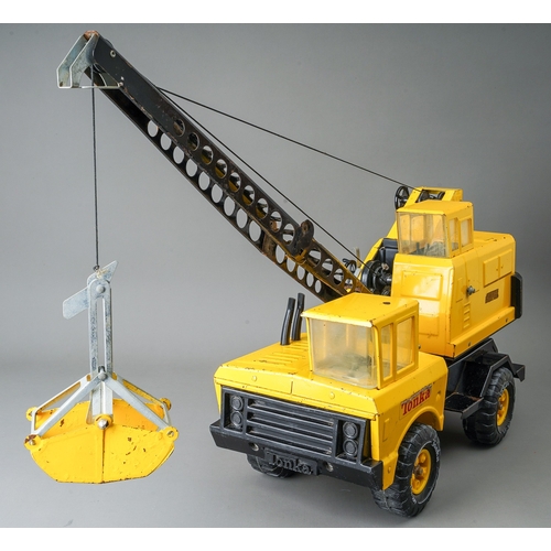 46 - Tonka Toys.  Large scale yellow mobile crane.  Good condition (1)